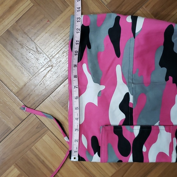 COTTON NET pink camo cargo shorts - Picture 16 of 16